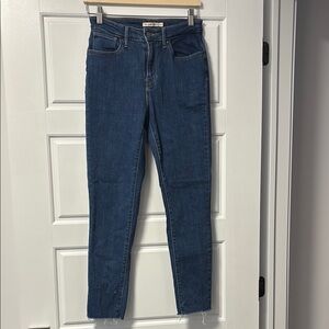 Levi’s skinny jeans 28